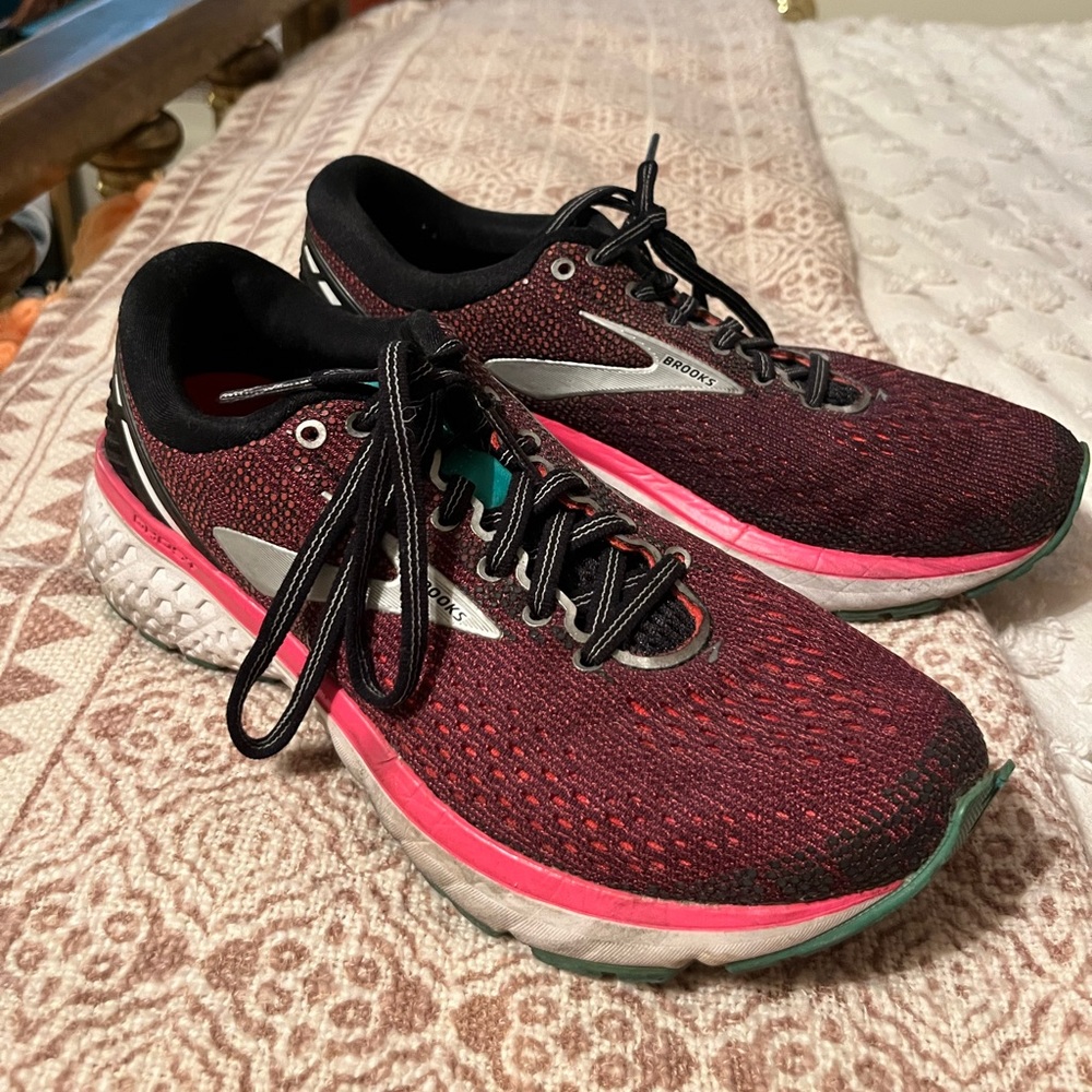 Women’s Brooks Ghost 11 size 8